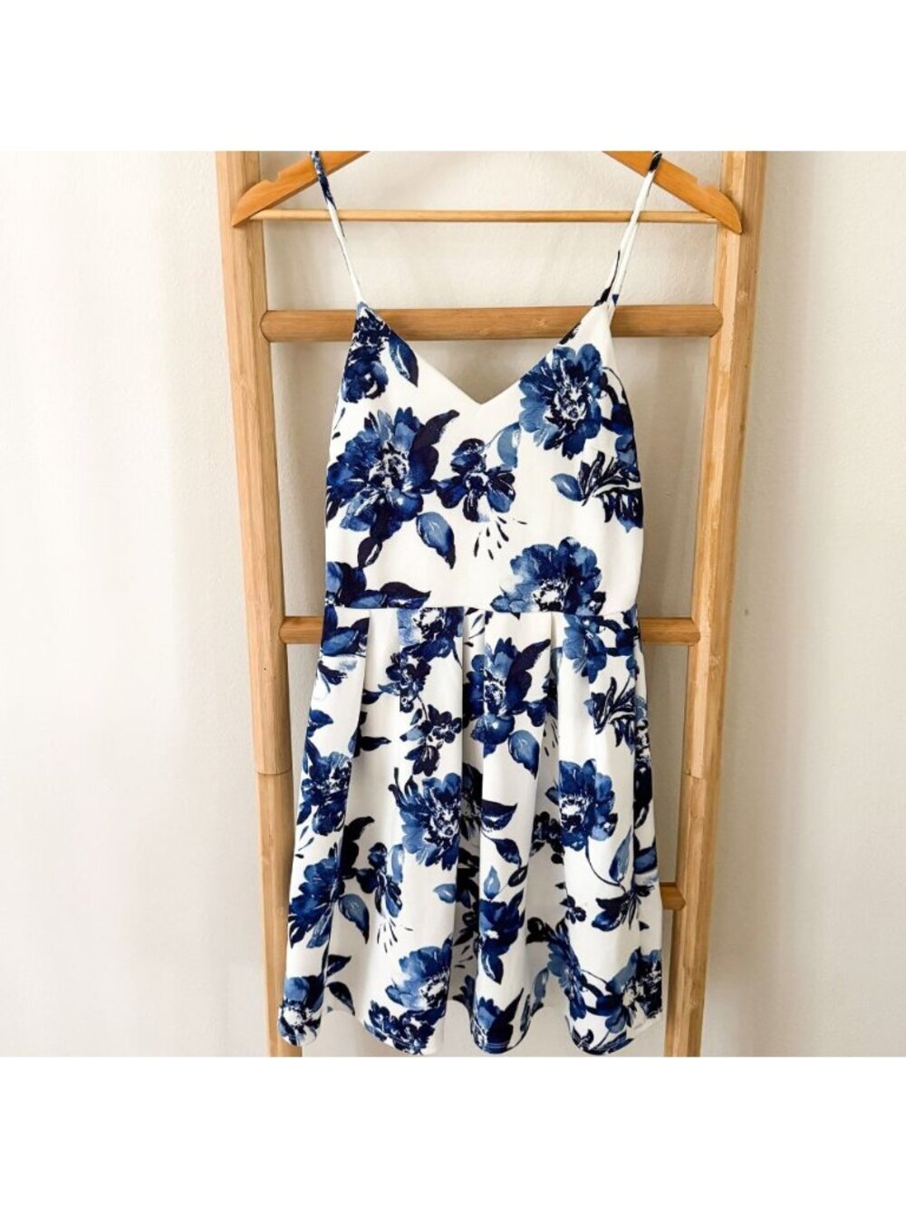 Monteau Blue Floral Fit & Flare Cami Dress White Sleeveless Women’s Medium